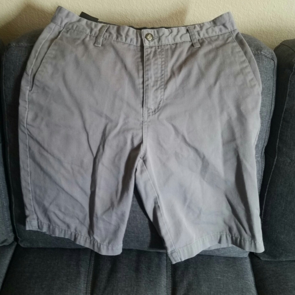 Men's Volcom shorts